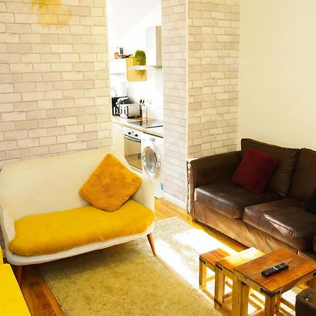 5 Bedroom House Near Cardiff City. エクステリア 写真