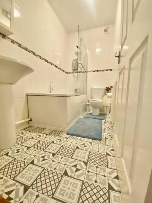 5 Bedroom House Near Cardiff City. エクステリア 写真