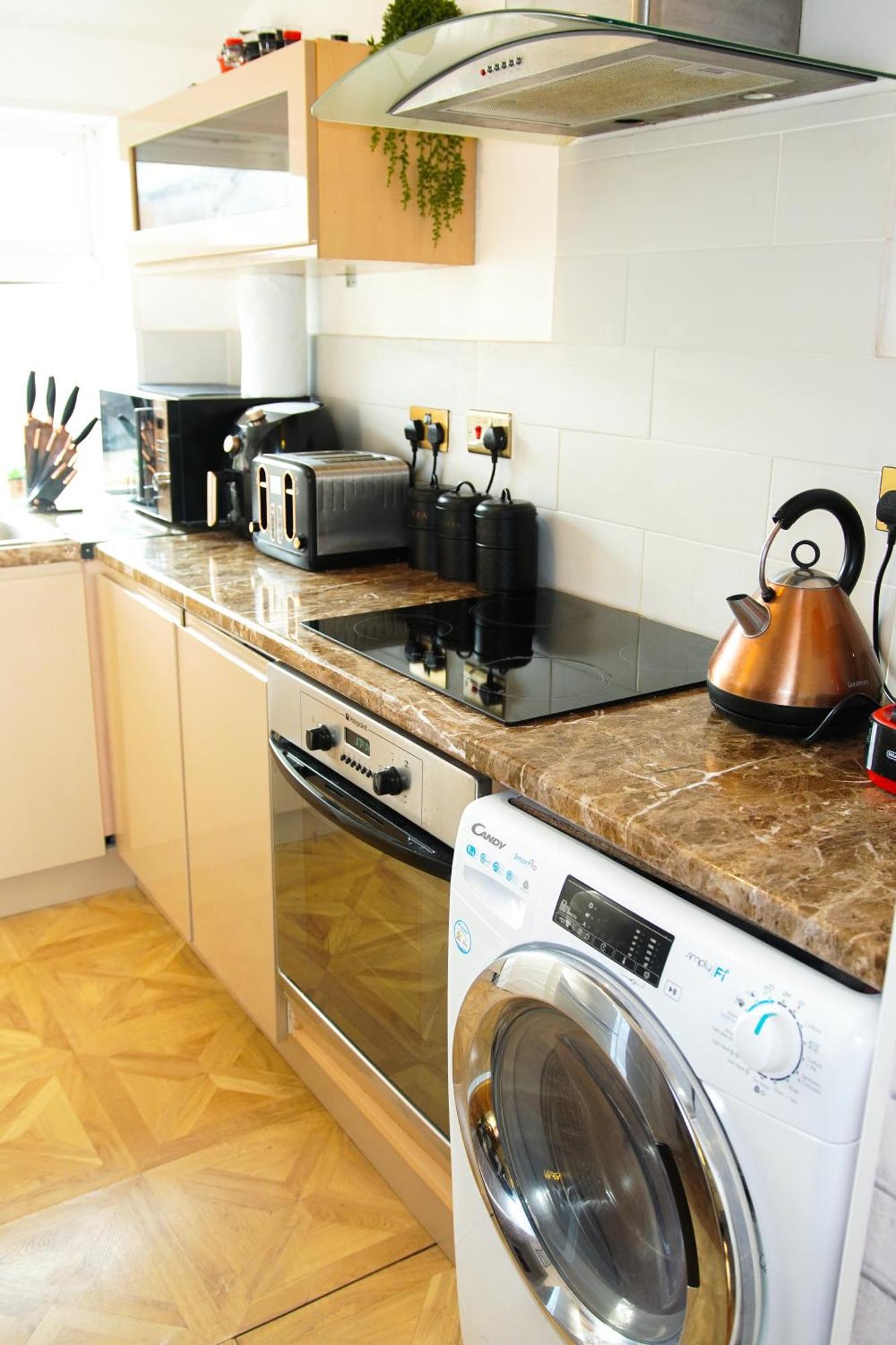 5 Bedroom House Near Cardiff City. エクステリア 写真