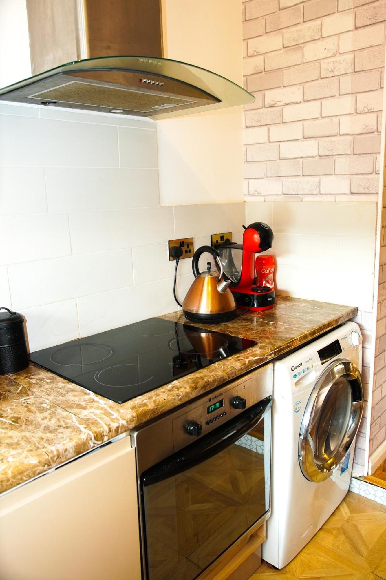 5 Bedroom House Near Cardiff City. エクステリア 写真