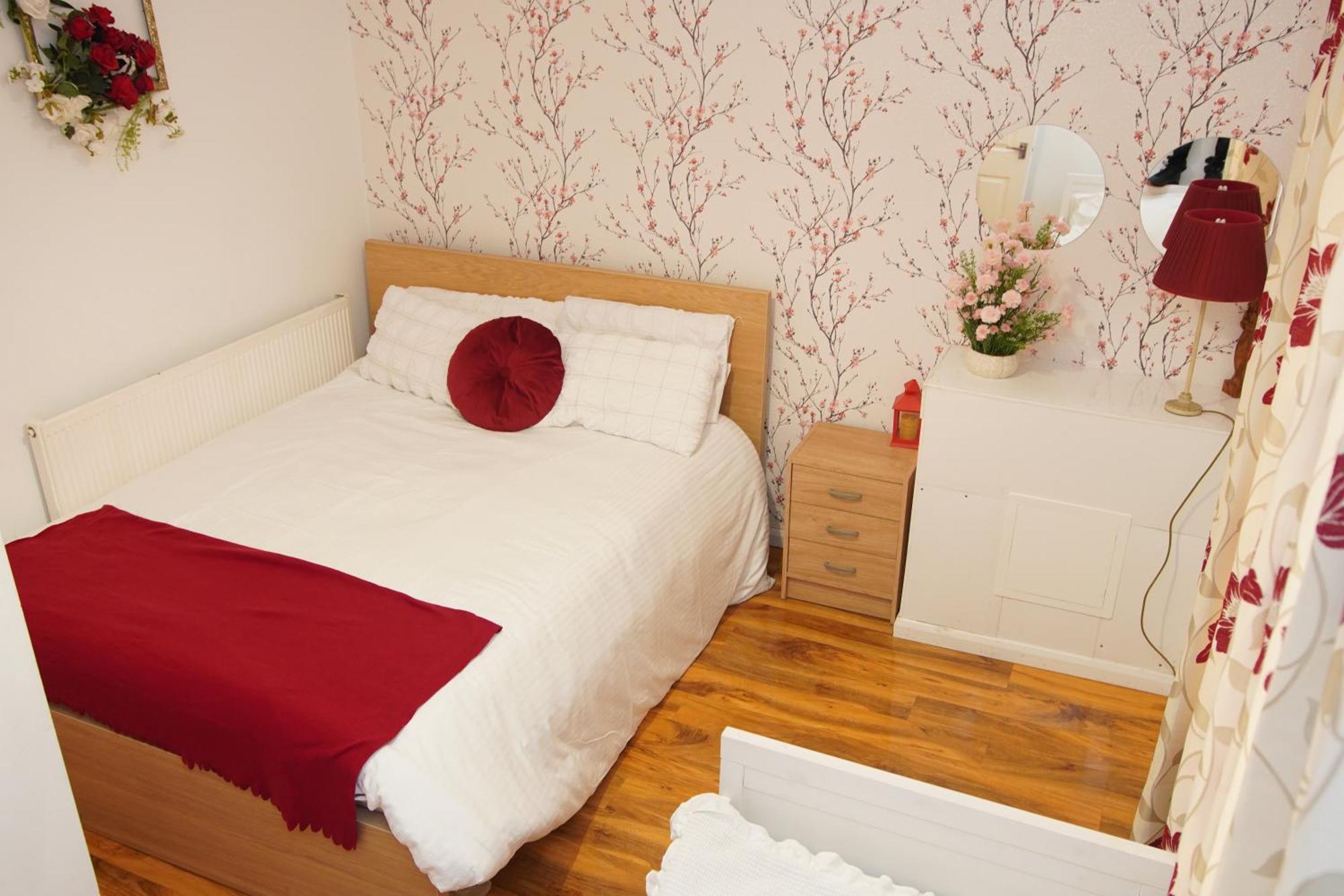 5 Bedroom House Near Cardiff City. エクステリア 写真